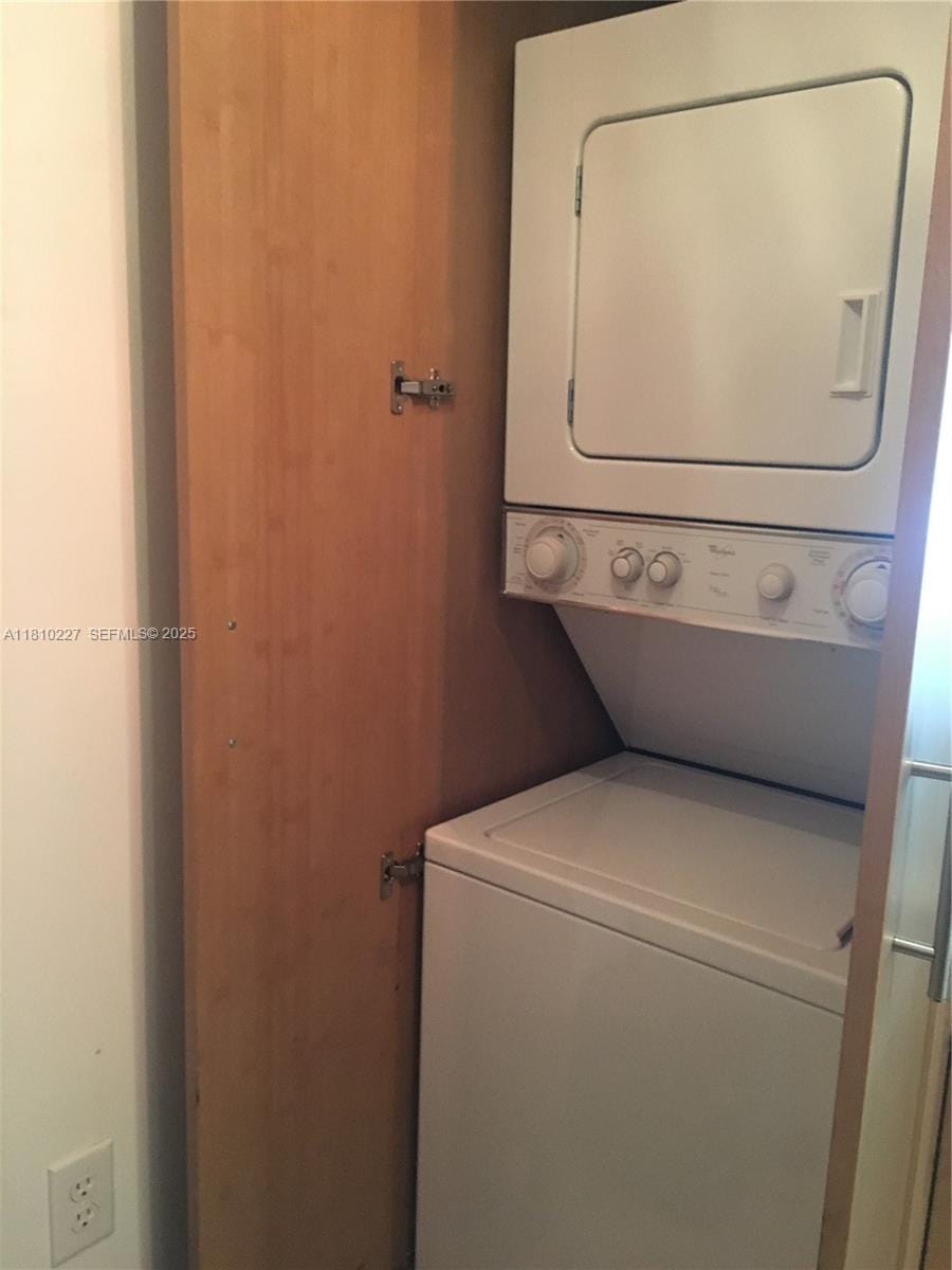 10275 Collins Avenue 628 — photo 8