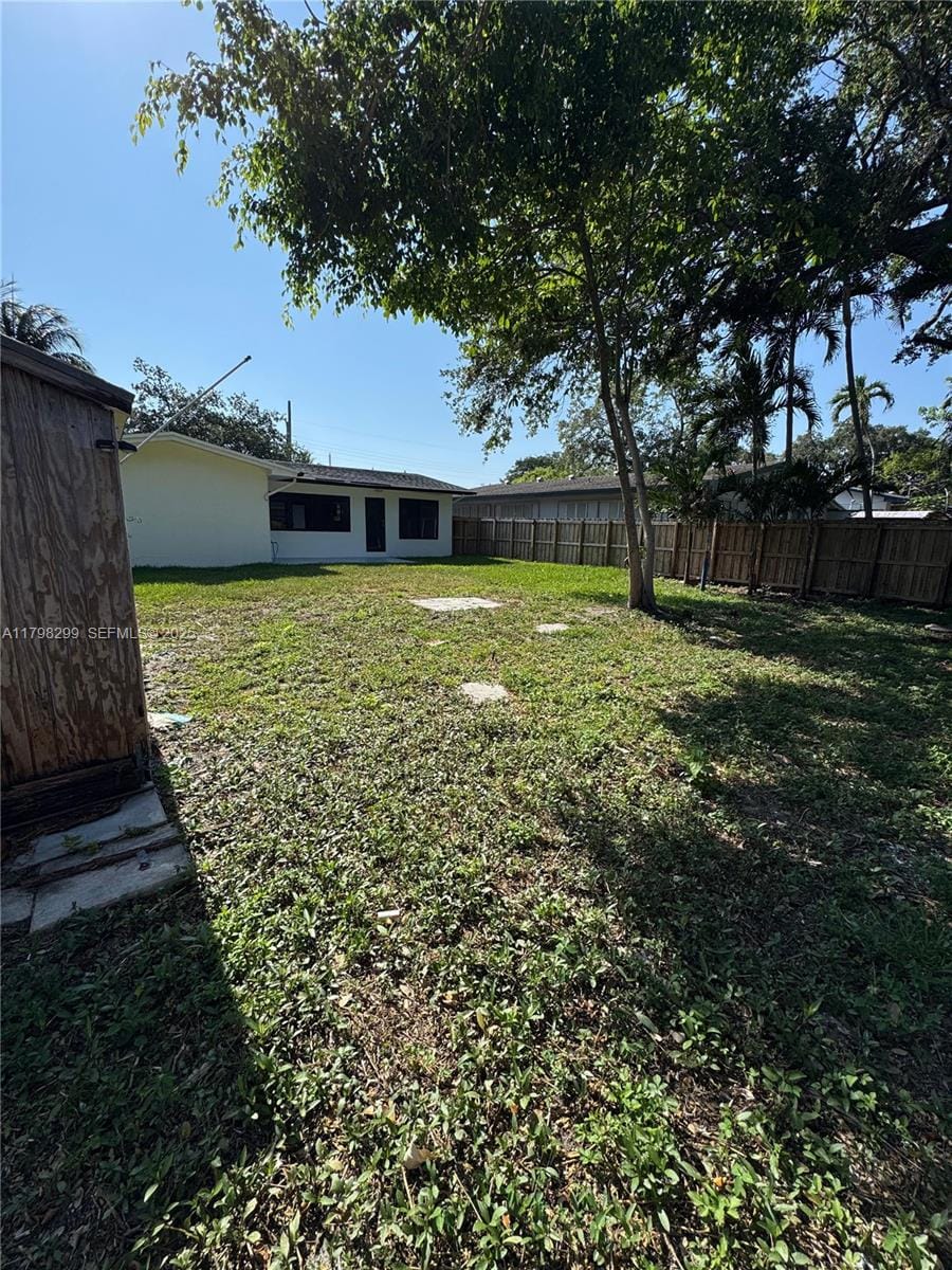 421 SW 11th Avenue, Hallandale Beach, FL 33009 photo 18