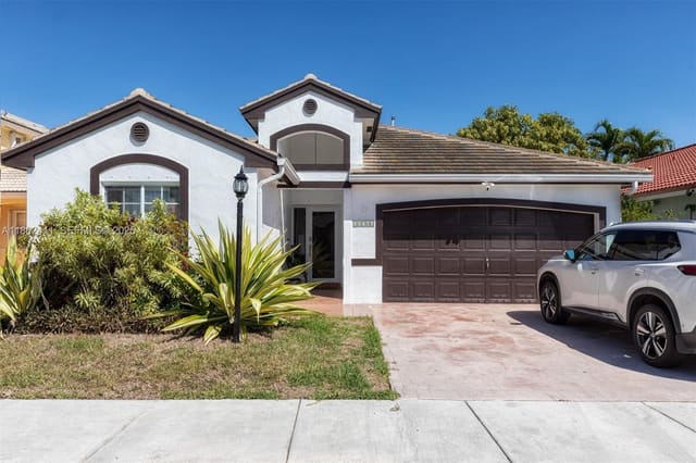 15763 SW 82nd Street, sold in Lago Mar South 2nd, Miami, FL