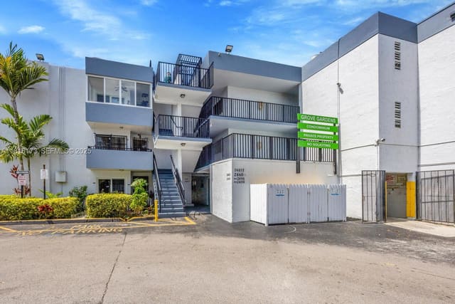 2465 SW 18th Avenue 3210, Miami, FL 33145