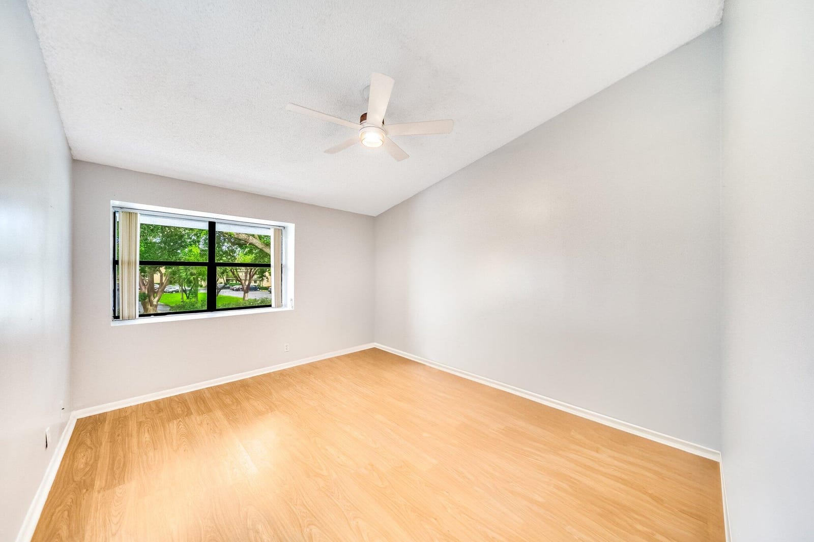 4919 NW 82nd Avenue 804, Lauderhill, FL 33351 photo 23
