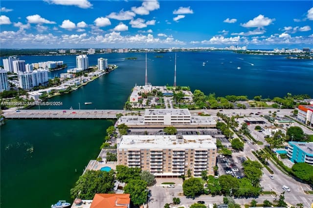 1455 N Treasure Drive 3R, Island Place At North Bay, North Bay Village, FL