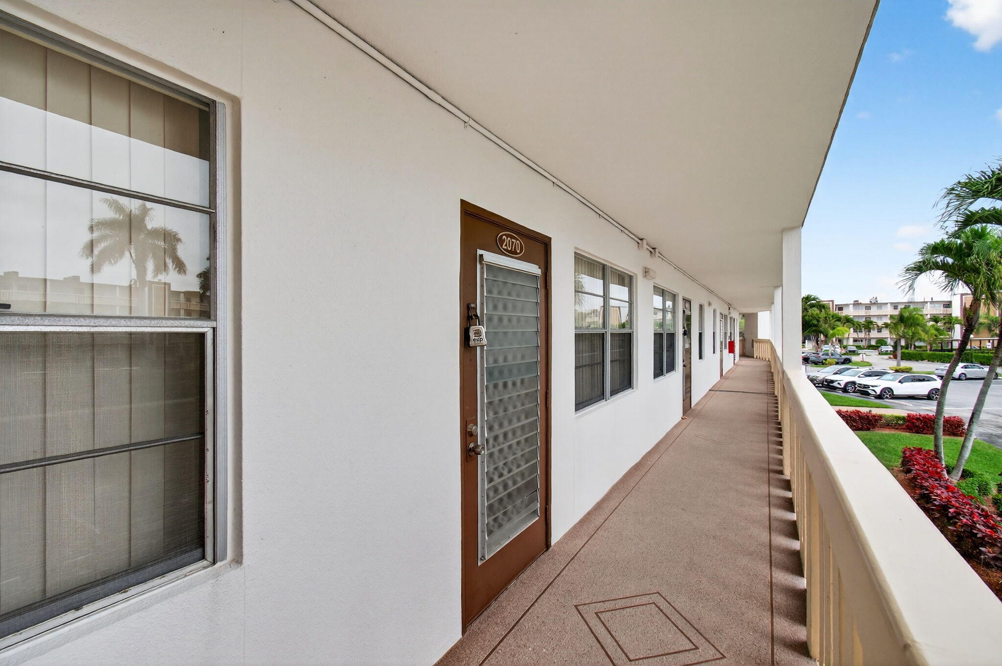 2070 Guildford D, Boca Raton, FL 33434 photo 2