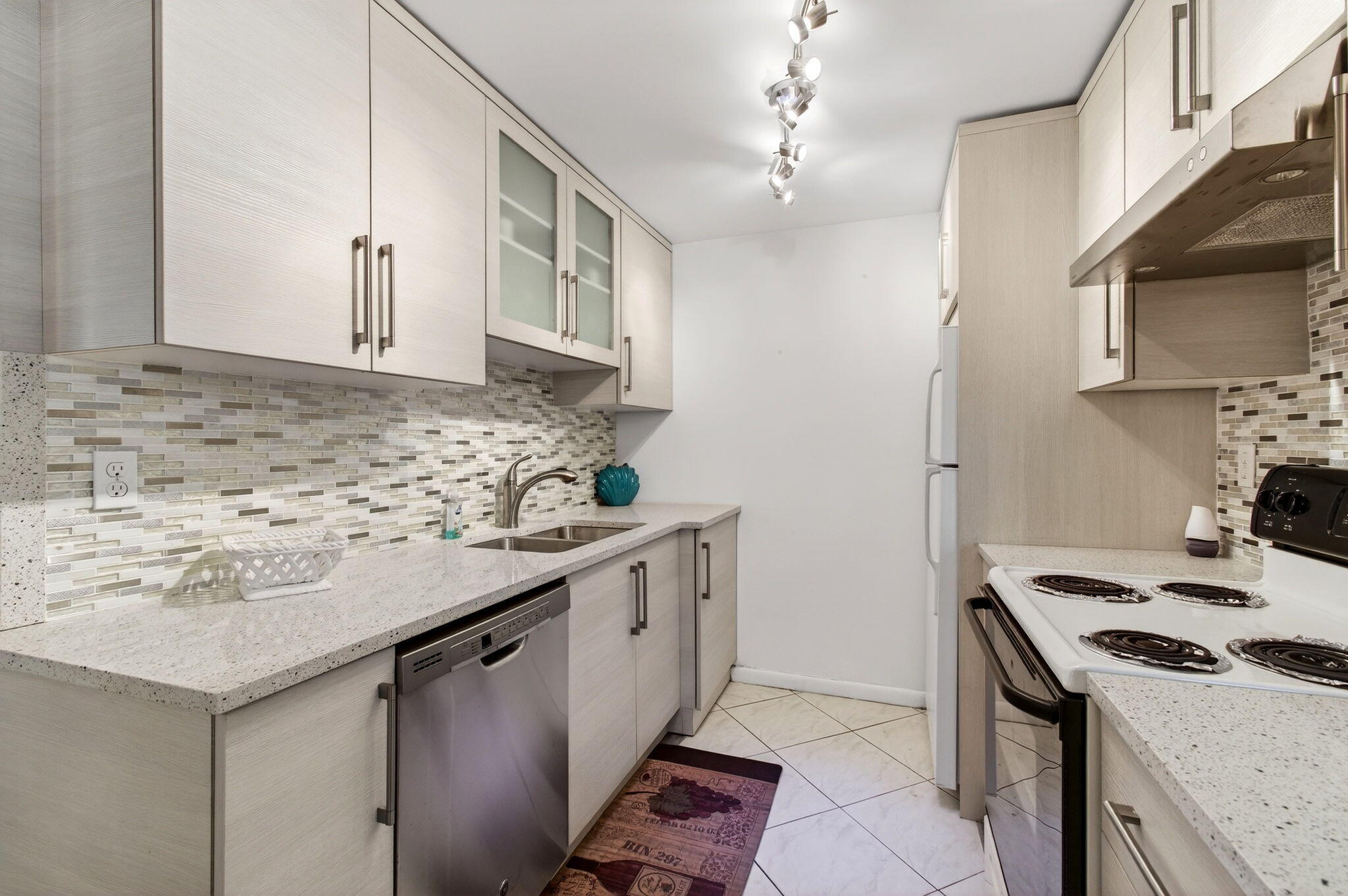 2070 Guildford D, Boca Raton, FL 33434 photo 15