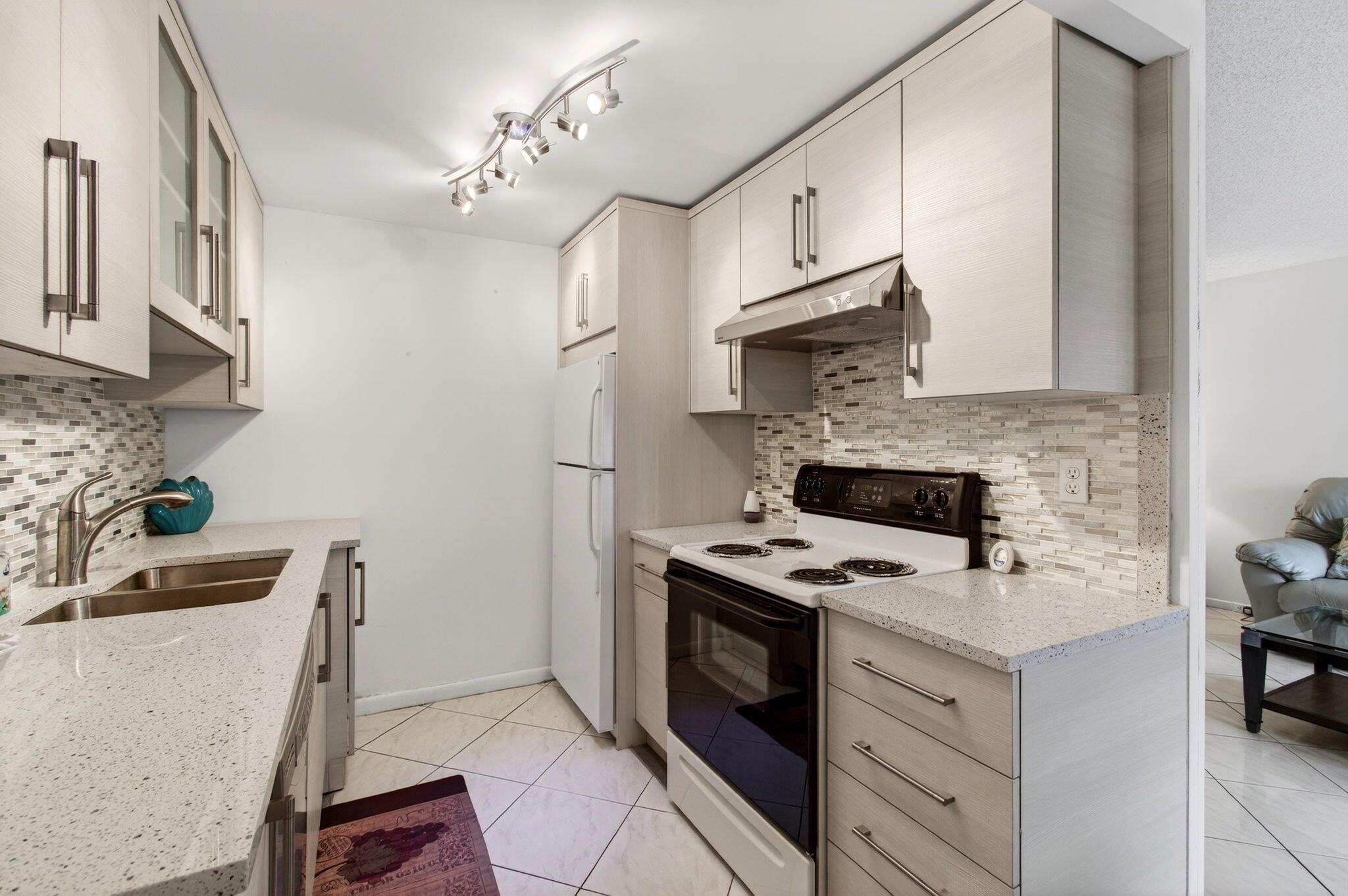 2070 Guildford D, Boca Raton, FL 33434 photo 16