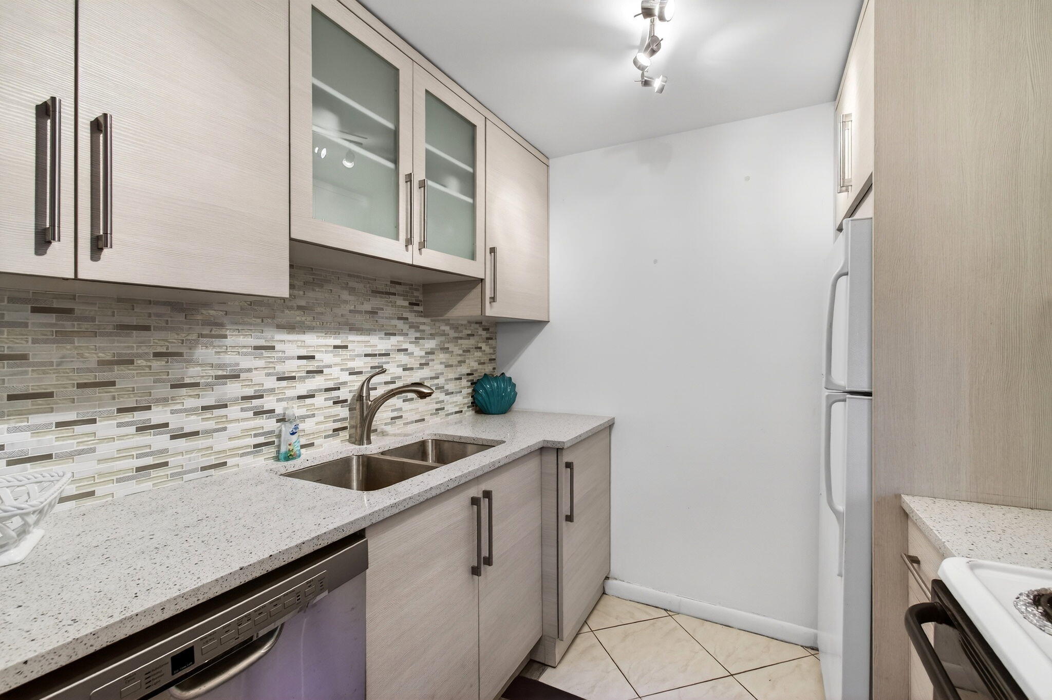 2070 Guildford D, Boca Raton, FL 33434 photo 18
