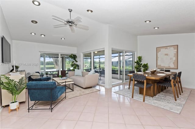 5602 E Parkwalk E Circle 0, Boynton Beach, FL 33472