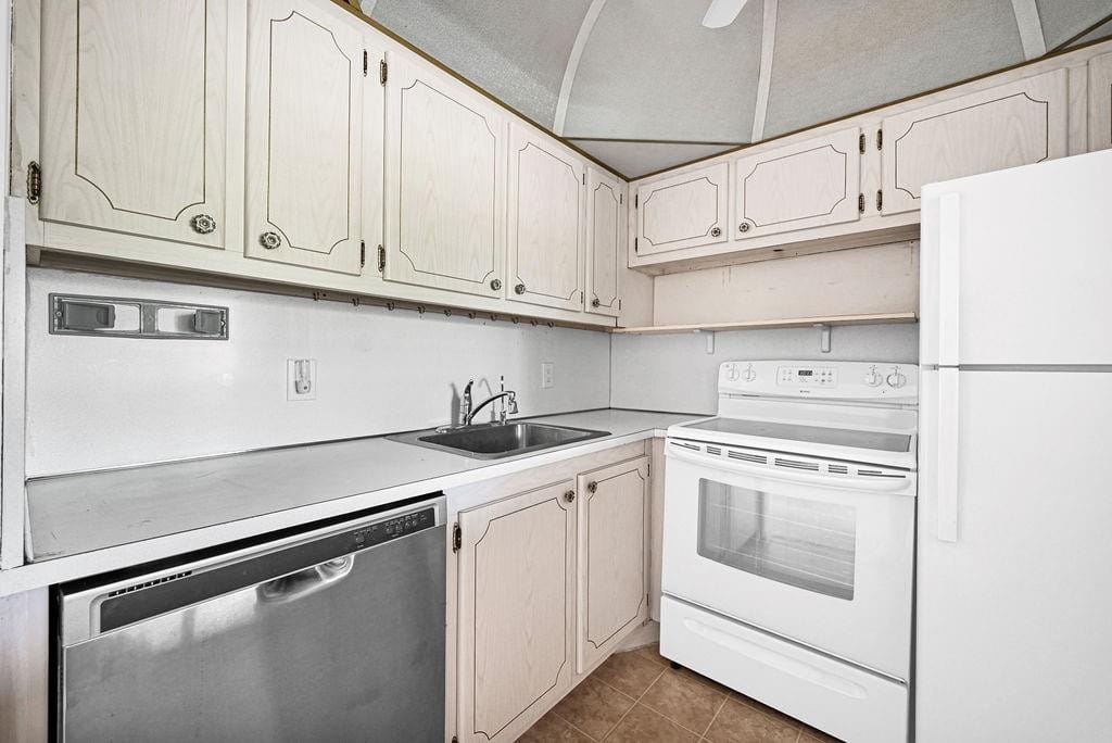 2021 Durham A A, Deerfield Beach, FL 33442 photo 4
