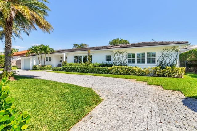 215 Cortez Road, sold in Toledo, West Palm Beach, FL