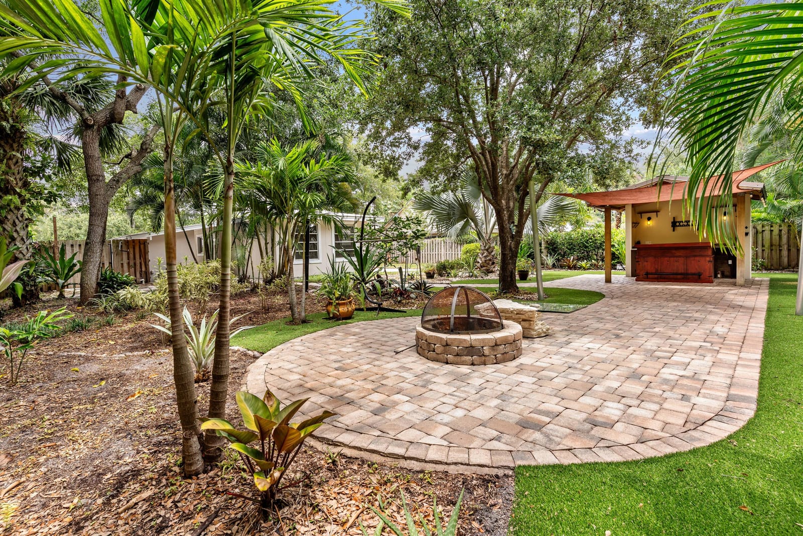 709 SW Bryant Avenue, Stuart, FL 34994 photo 4