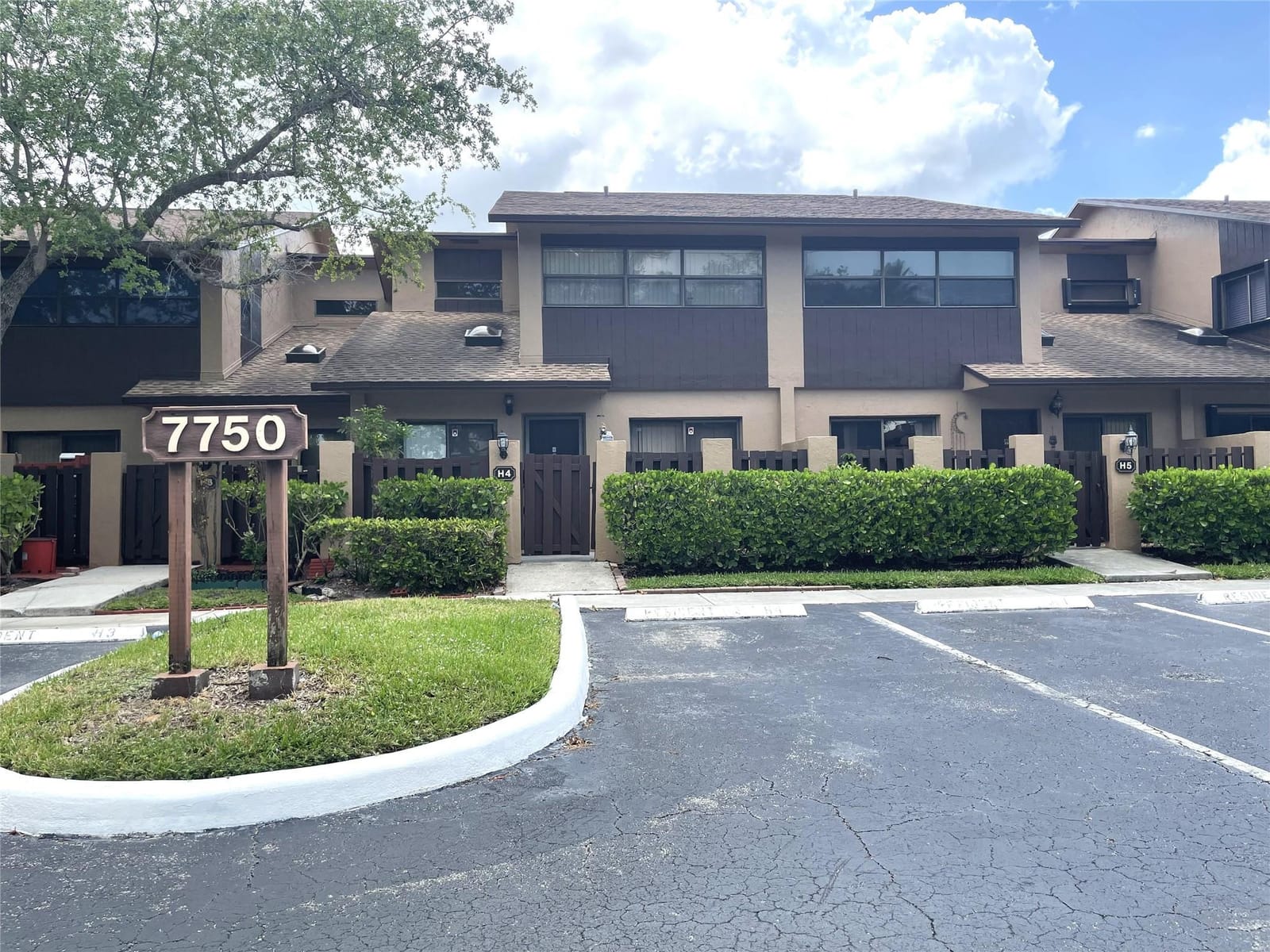 7750 NW 79th Avenue H4, Tamarac, FL 33321