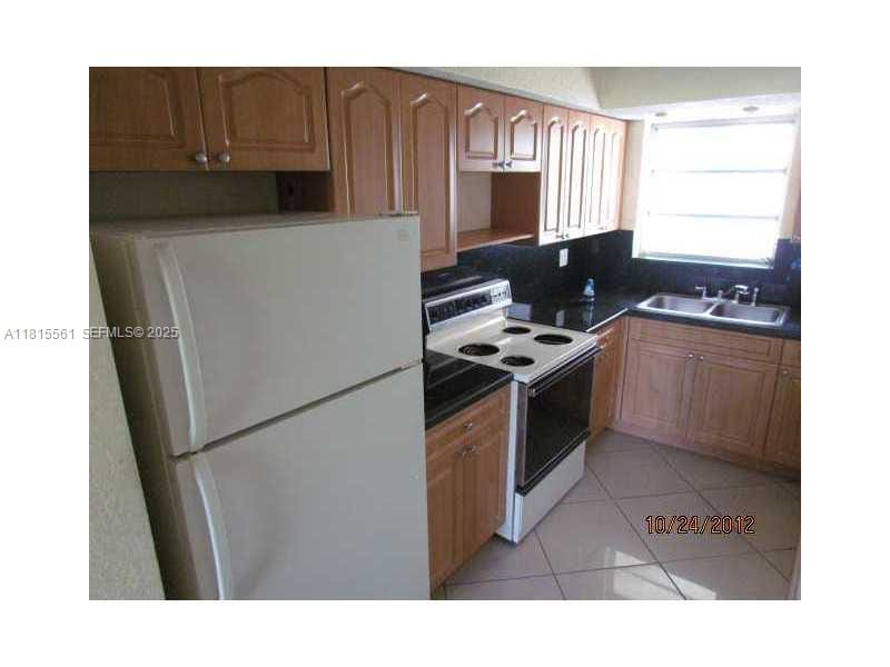 7324 SW 82nd Street B106 — photo 3