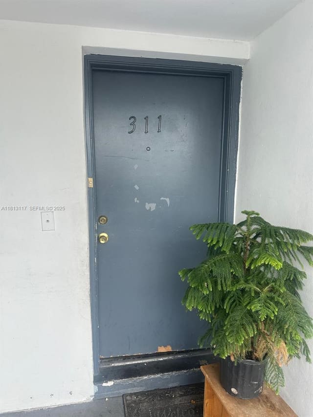 13700 NE 6th Avenue 311, North Miami, FL 33161