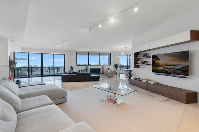18555 Collins Avenue 1703, sold in 18555 Collins Avenue Cond, Sunny Isles Beach, FL