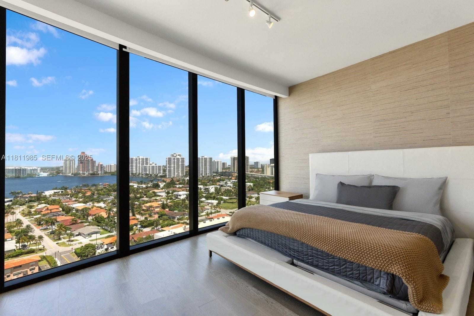 18555 Collins Avenue 1703, Sunny Isles Beach, FL 33160 photo 17