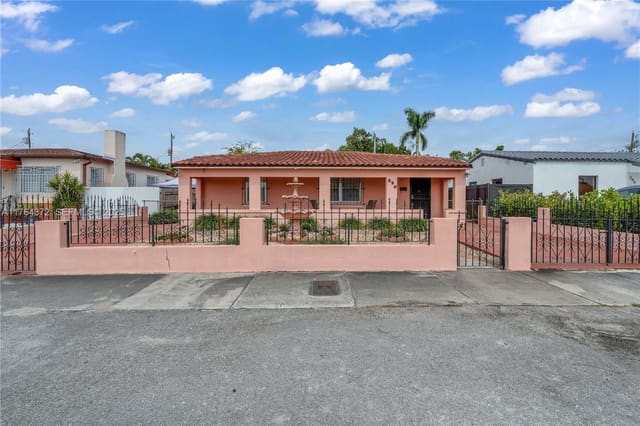 350 Tamiami Boulevard, Miami, FL 33144