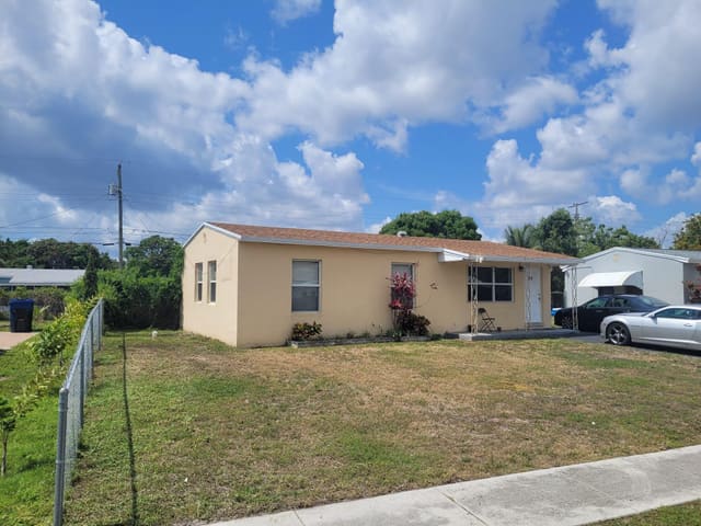 301 W 29th Street, sold in Blue Heron Park 1, Riviera Beach, FL