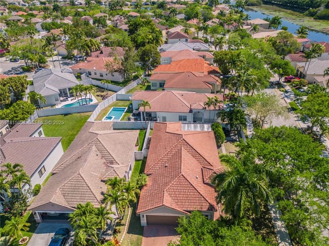 814 Kapok Way, Weston, FL 33327