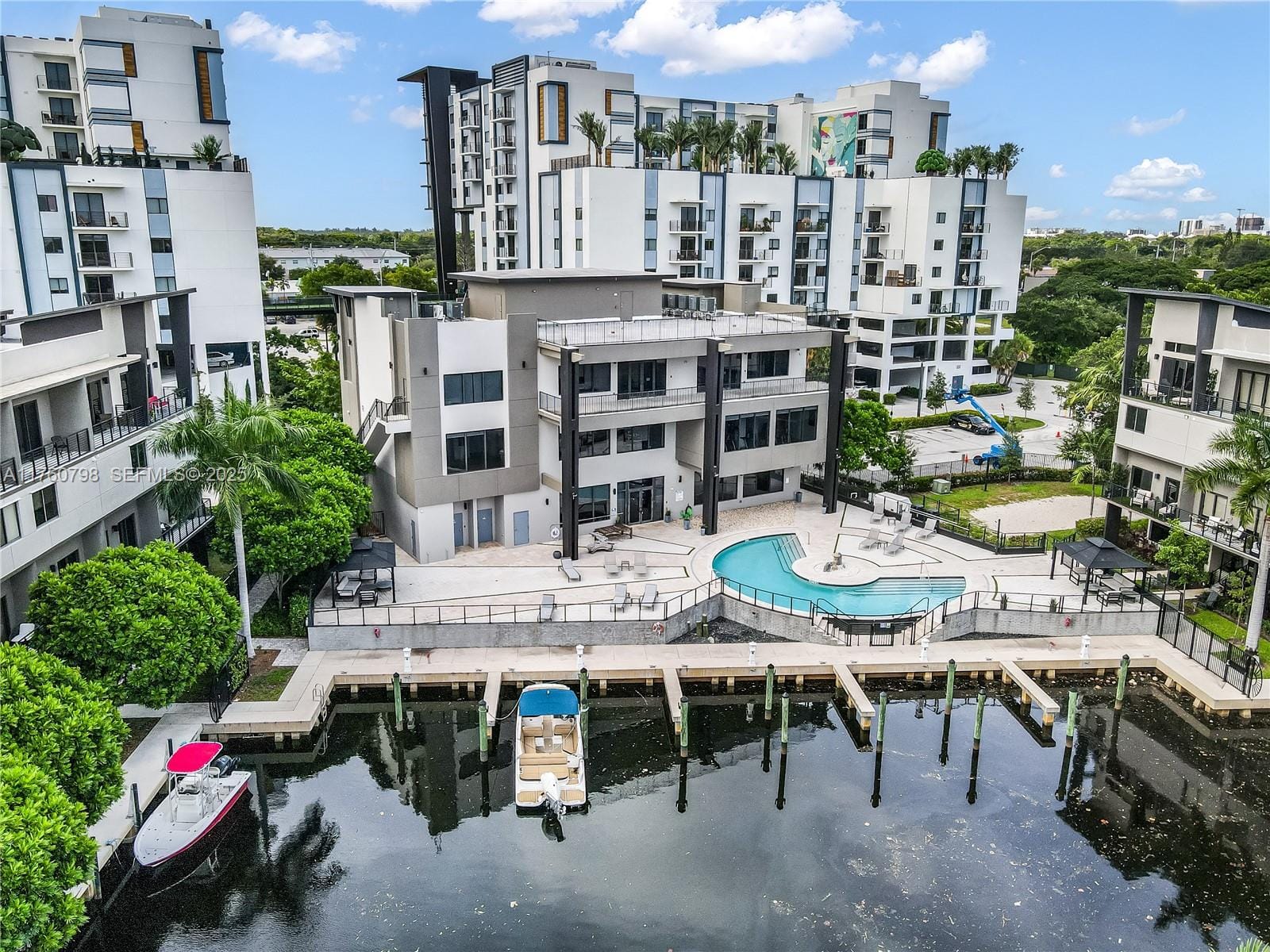 466 SE 1st Circle, Pompano Beach, FL 33060
