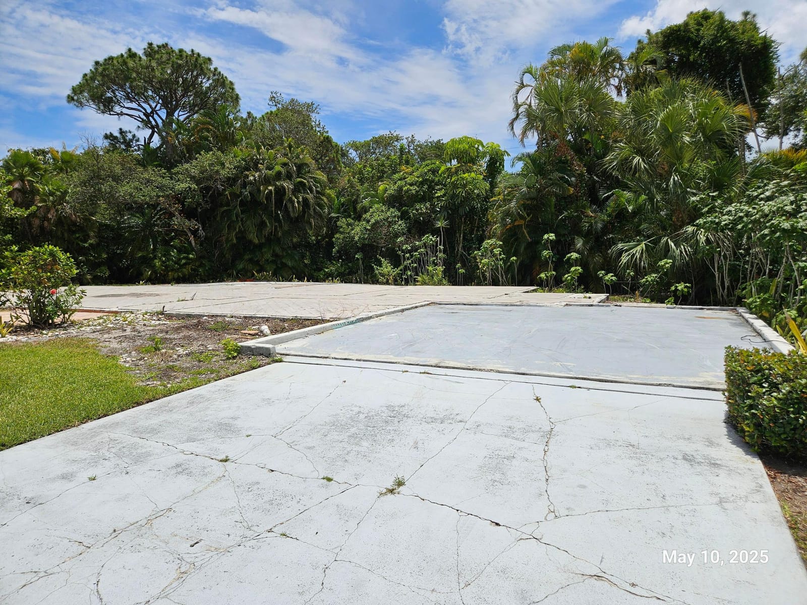 958 NE Dahoon Terrace — photo 3