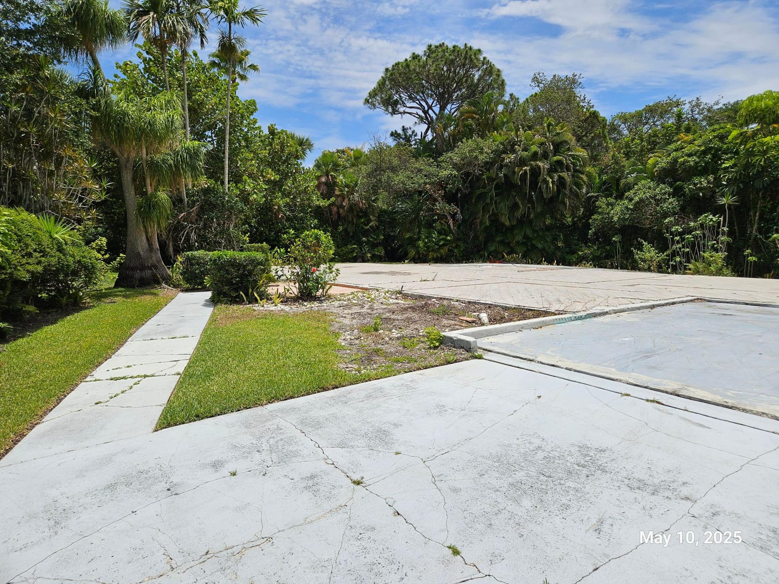 958 NE Dahoon Terrace — photo 4