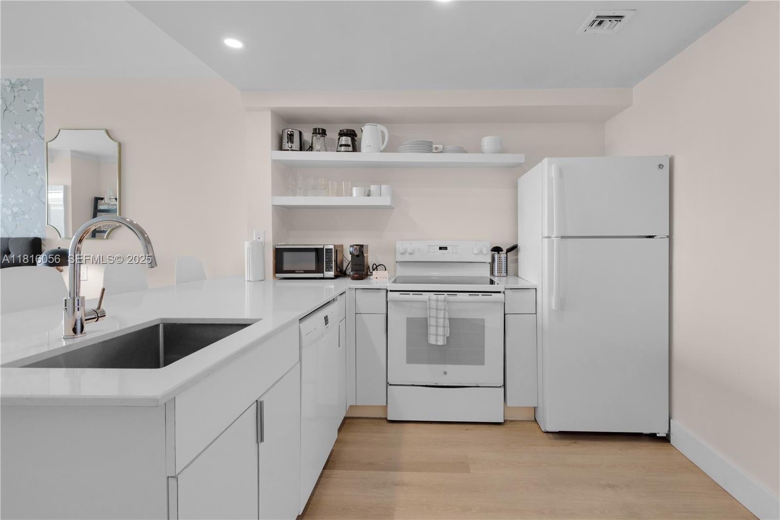 2889 Mcfarlane Road 1504, Miami, FL 33133 photo 18