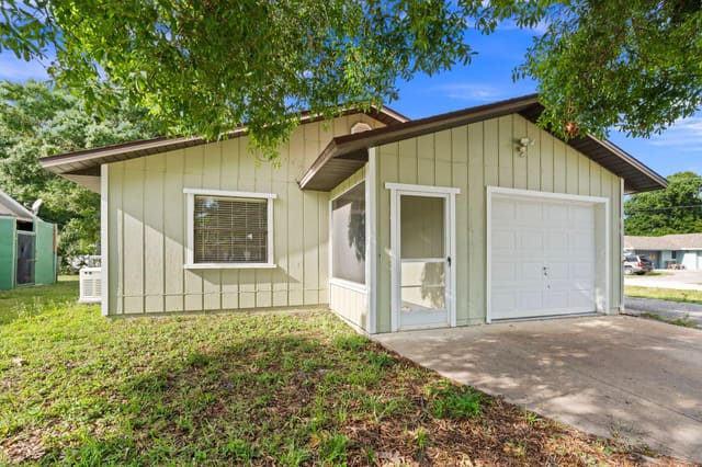 2906 1st Street, sold in Vero Beach Homesites, Vero Beach, FL