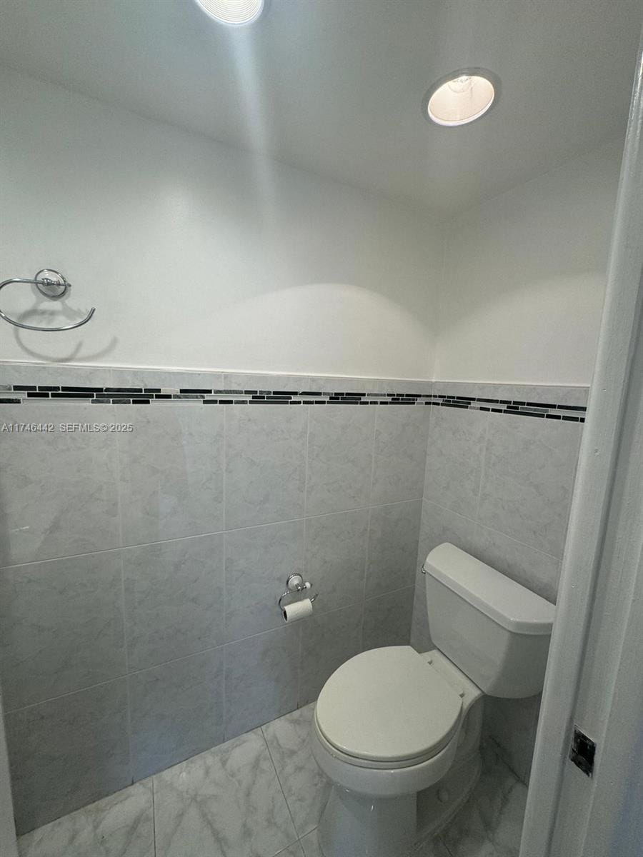 3642 NE 171st Street 306, North Miami Beach, FL 33160 photo 9