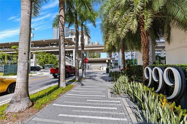 999 1st Avenue 2707, Miami, FL 33130