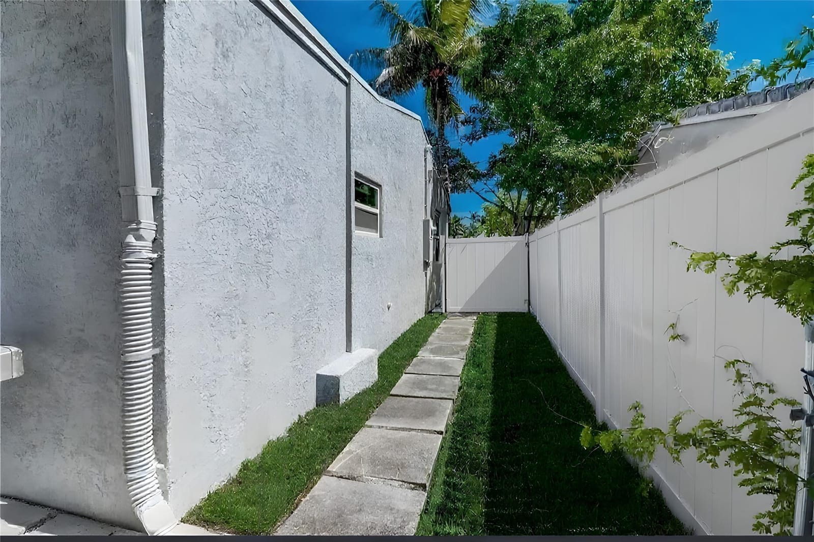 2431 Grant Street — photo 8