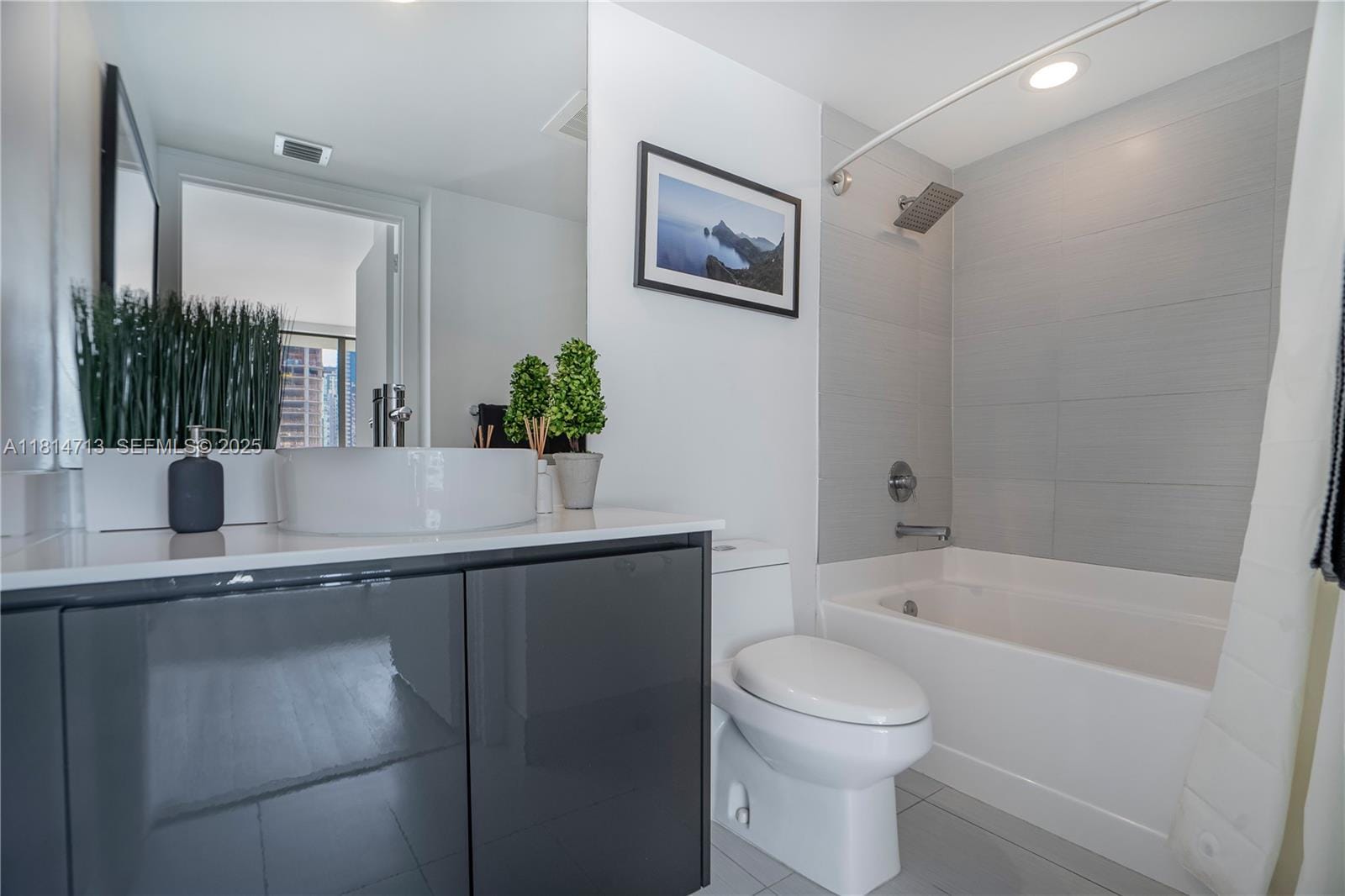 31 SE 6th Street 2205, Miami, FL 33131 photo 12