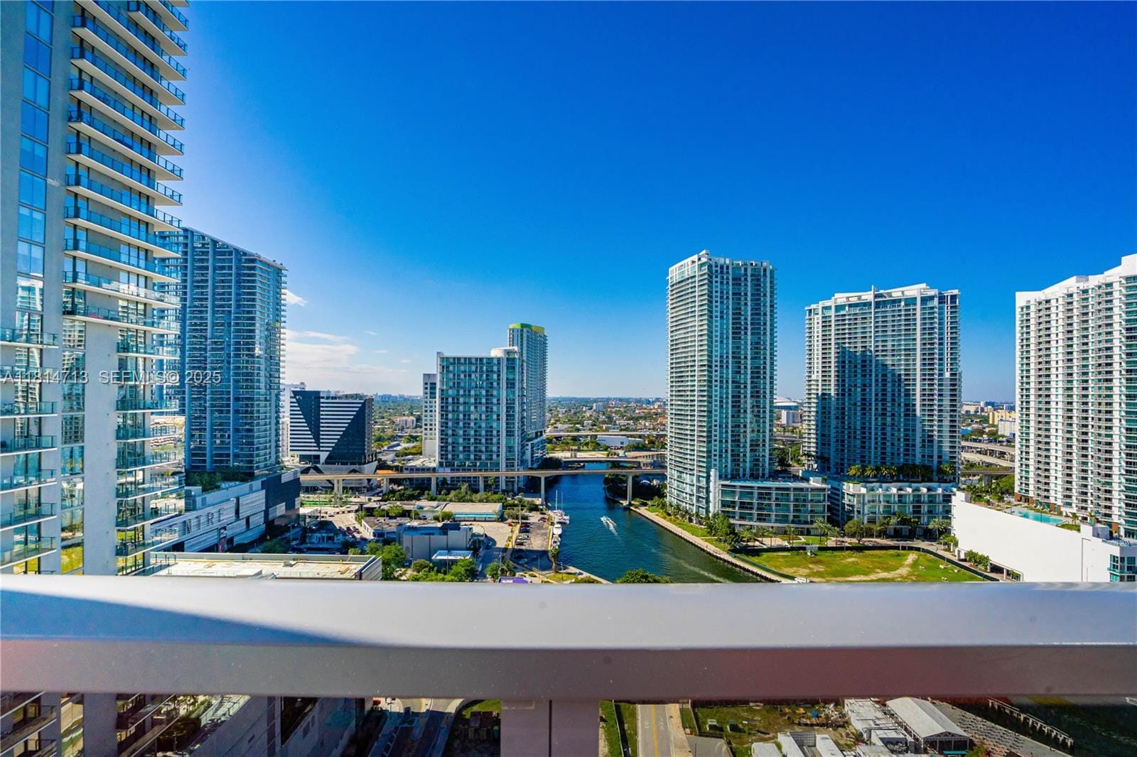 31 SE 6th Street 2205, Miami, FL 33131 photo 21