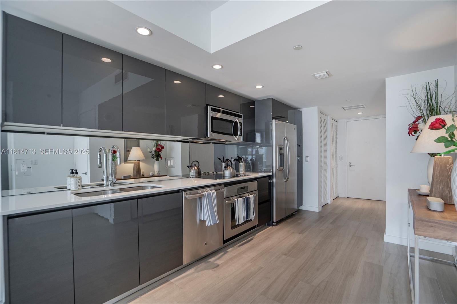 31 SE 6th Street 2205, Miami, FL 33131 photo 6