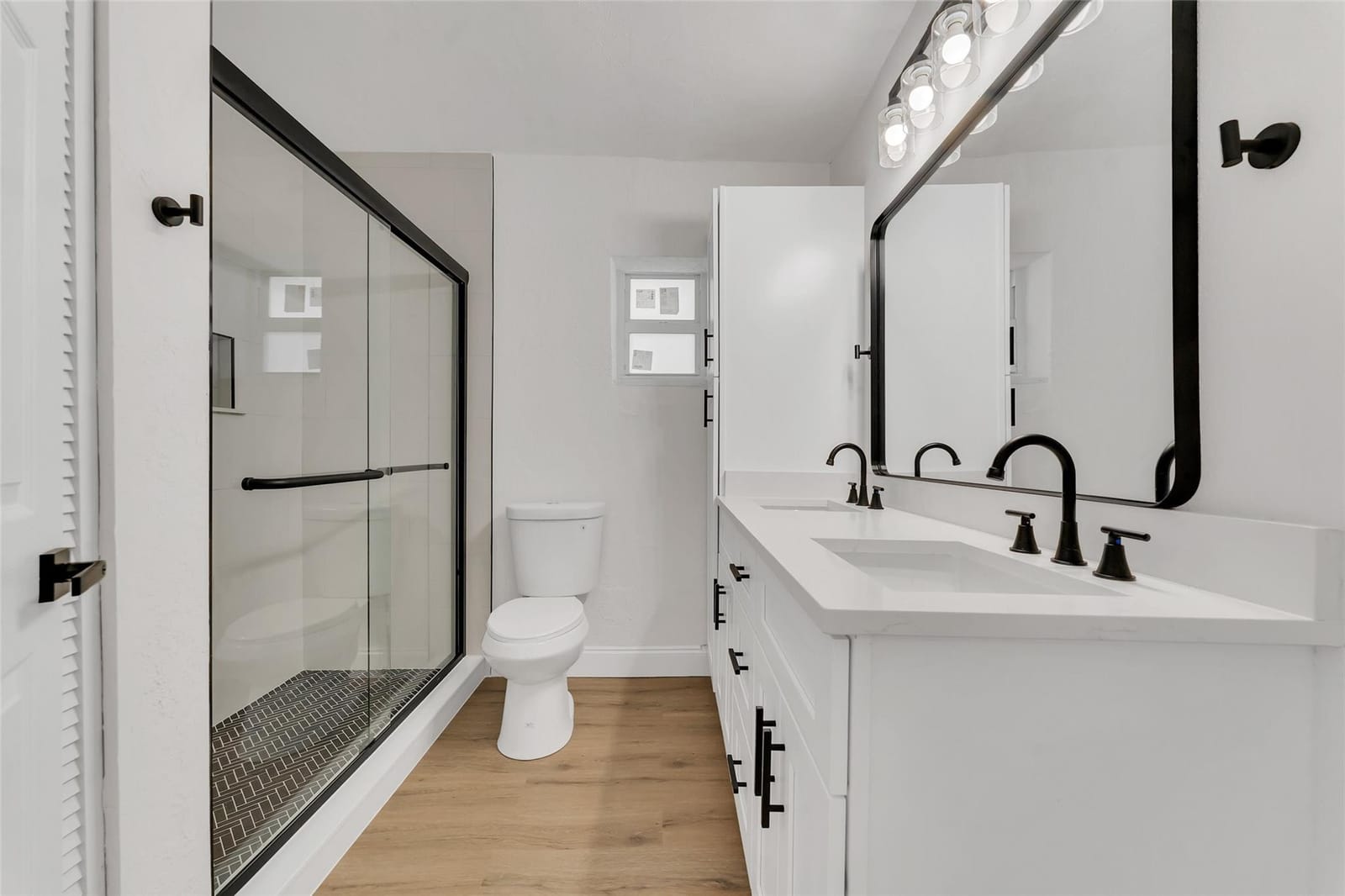 621 Latona Avenue — photo 11