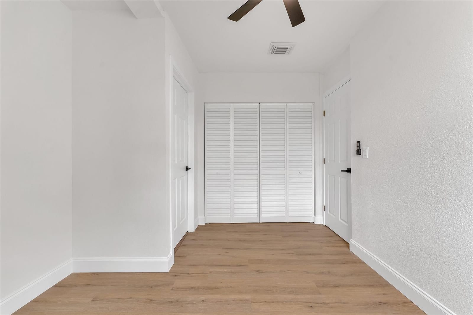 621 Latona Avenue — photo 10