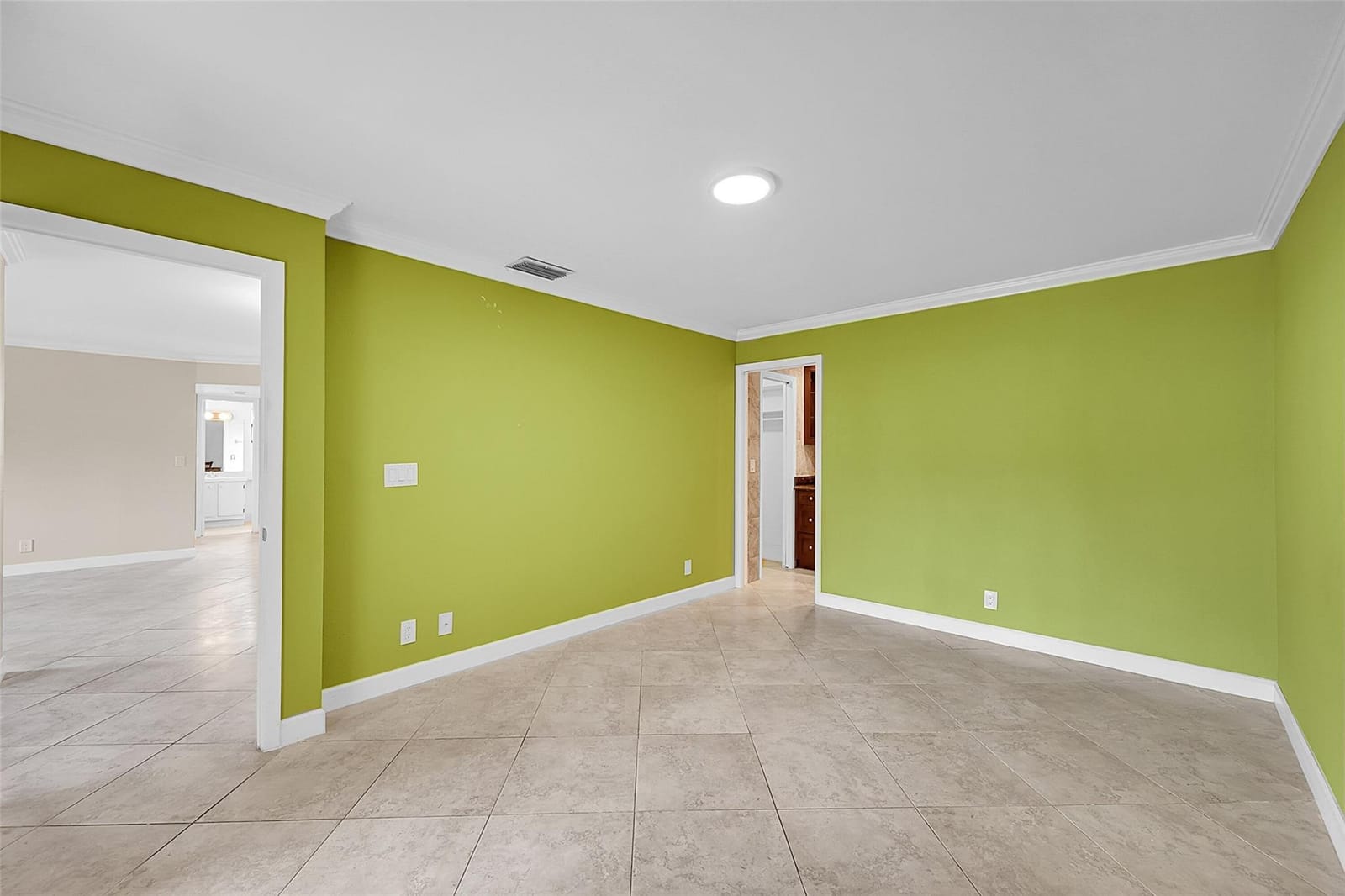 3841 NW 35th Street 1521 — photo 4