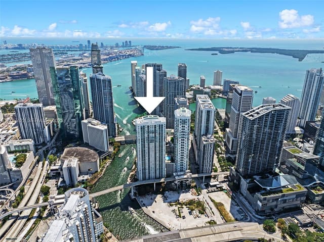 31 SE 5 Street 1009, Miami, FL 33131