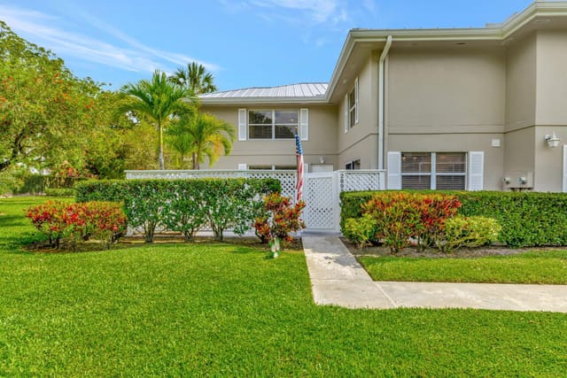 2895 SW Lakemont Place, Palm City, FL 34990