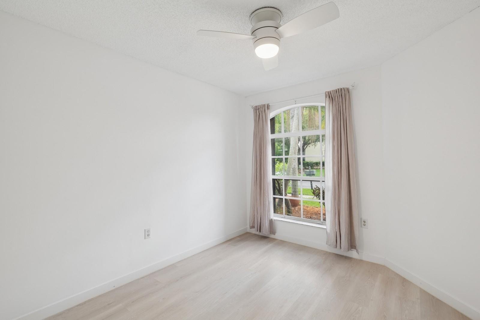 64 Gables Boulevard, Weston, FL 33326 photo 11