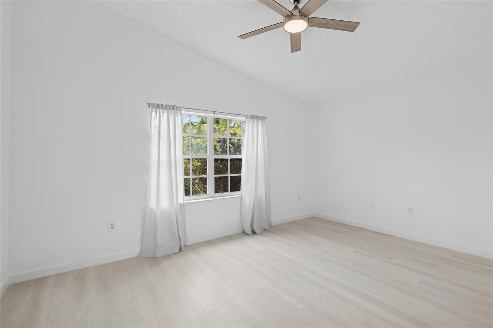 64 Gables Boulevard, Weston, FL 33326 photo 8