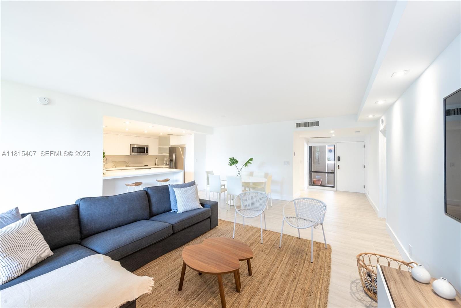 181 Crandon Boulevard 306, Key Biscayne, FL 33149 photo 2
