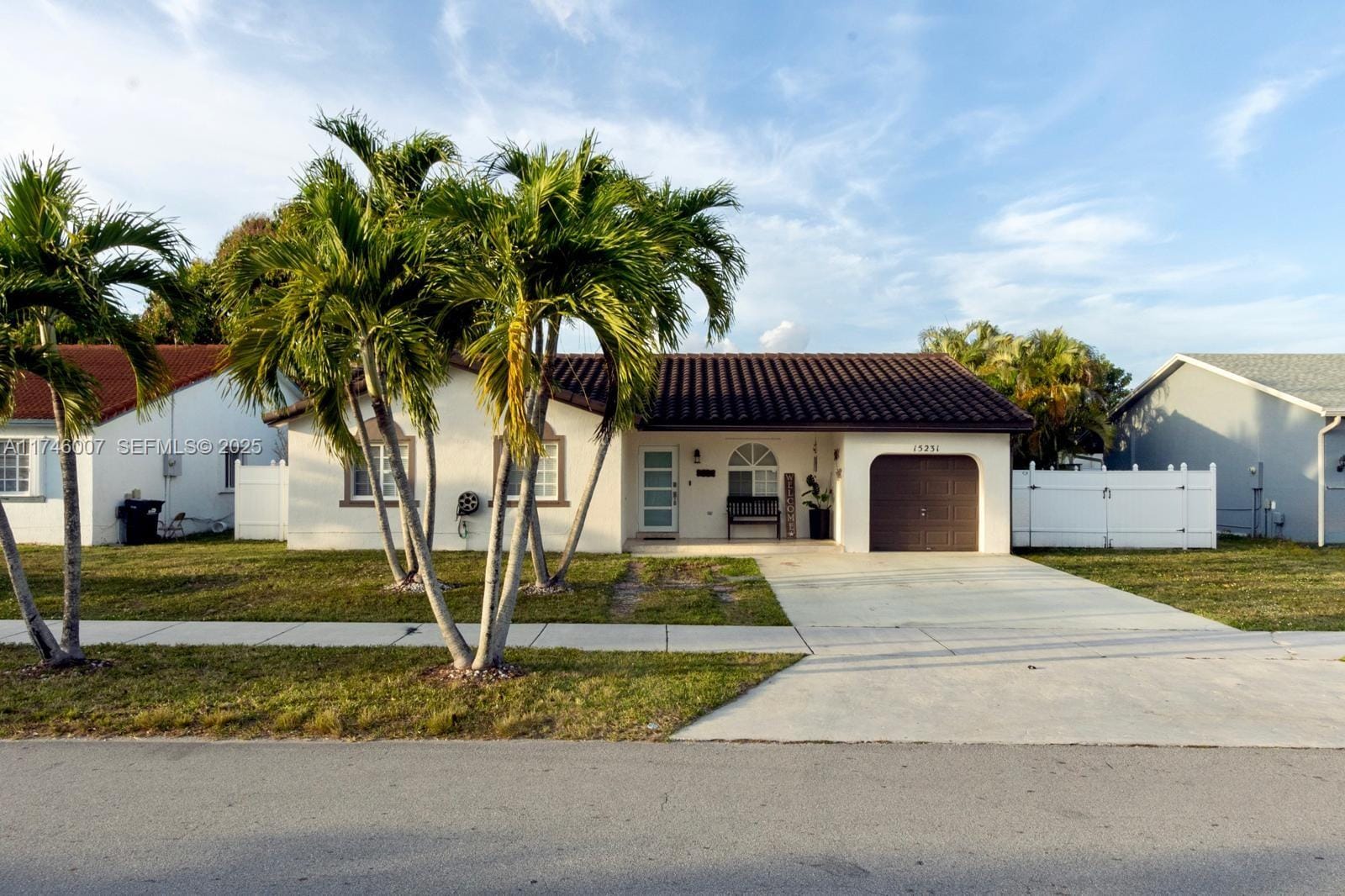 15231 SW 177th Terrace, Miami, FL 33187 photo 2