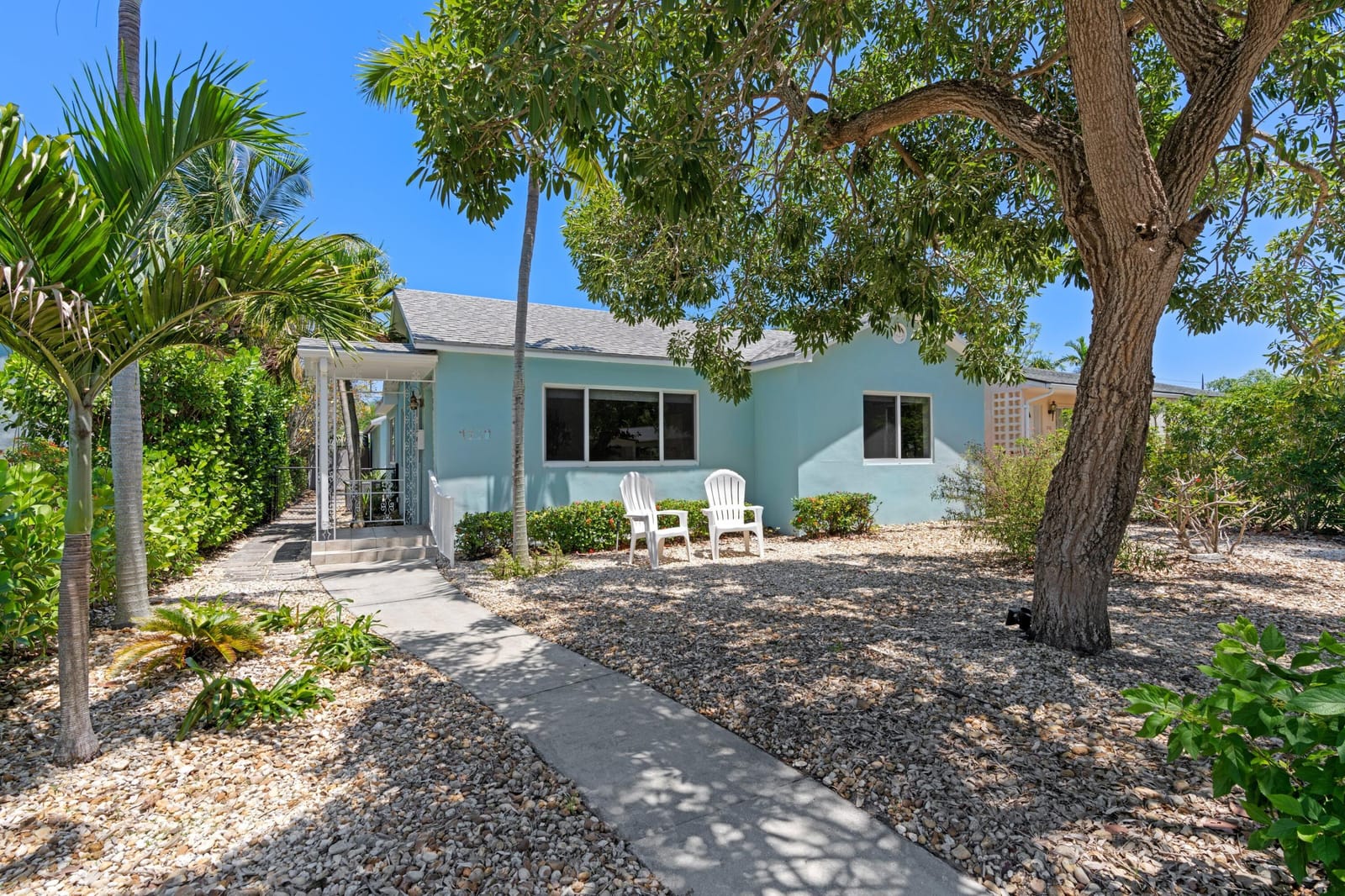 1120 N Palmway — photo 1