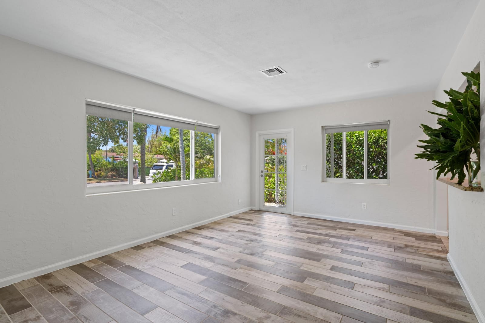1120 N Palmway — photo 3