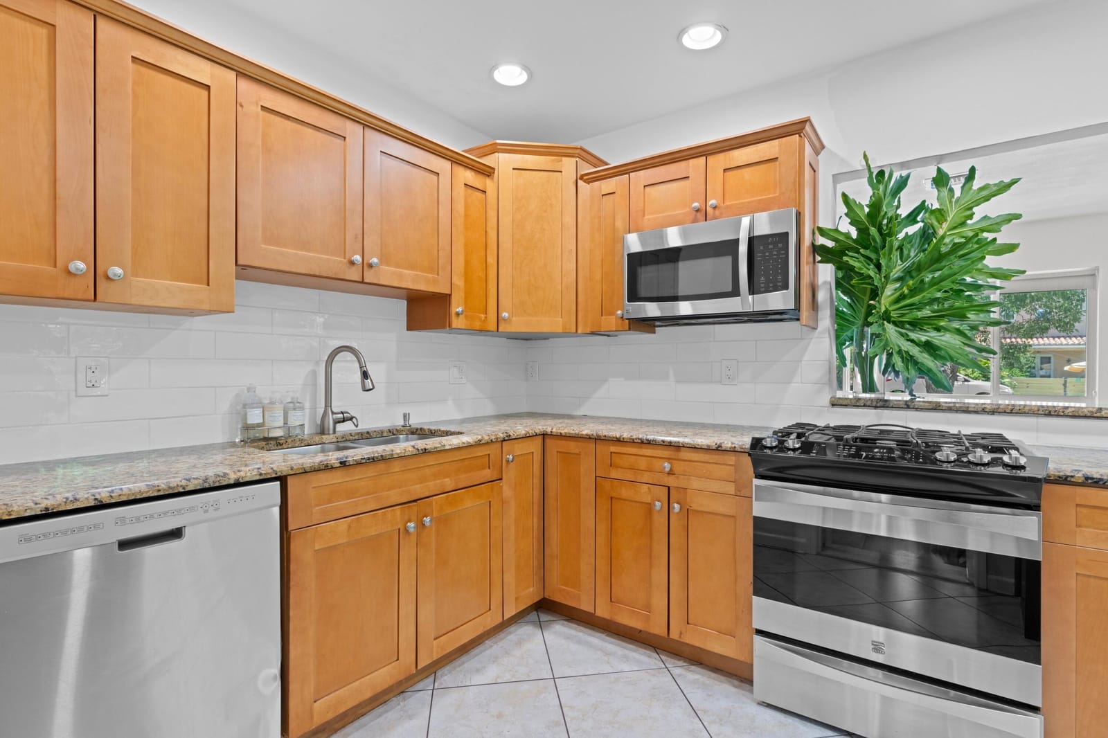 1120 N Palmway — photo 8
