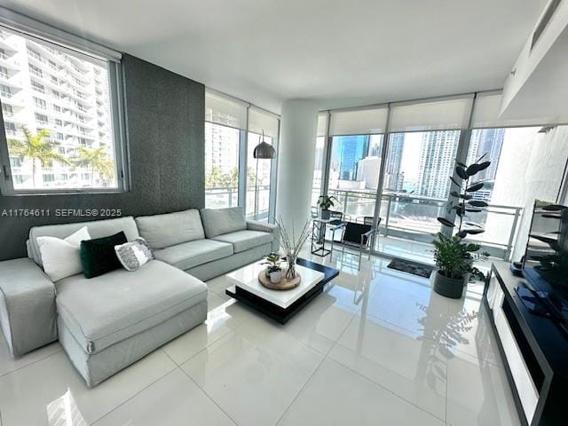 92 SW 3rd Street 1410, Miami, FL 33130 photo 3