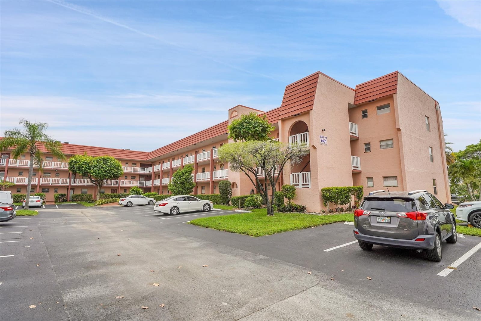 9401 Sunrise Lakes Boulevard 111, Sunrise, FL 33322 photo 14
