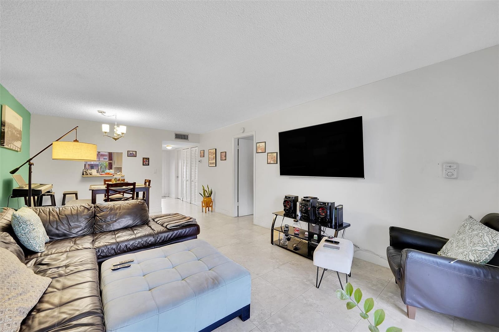 9401 Sunrise Lakes Boulevard 111 — photo 7