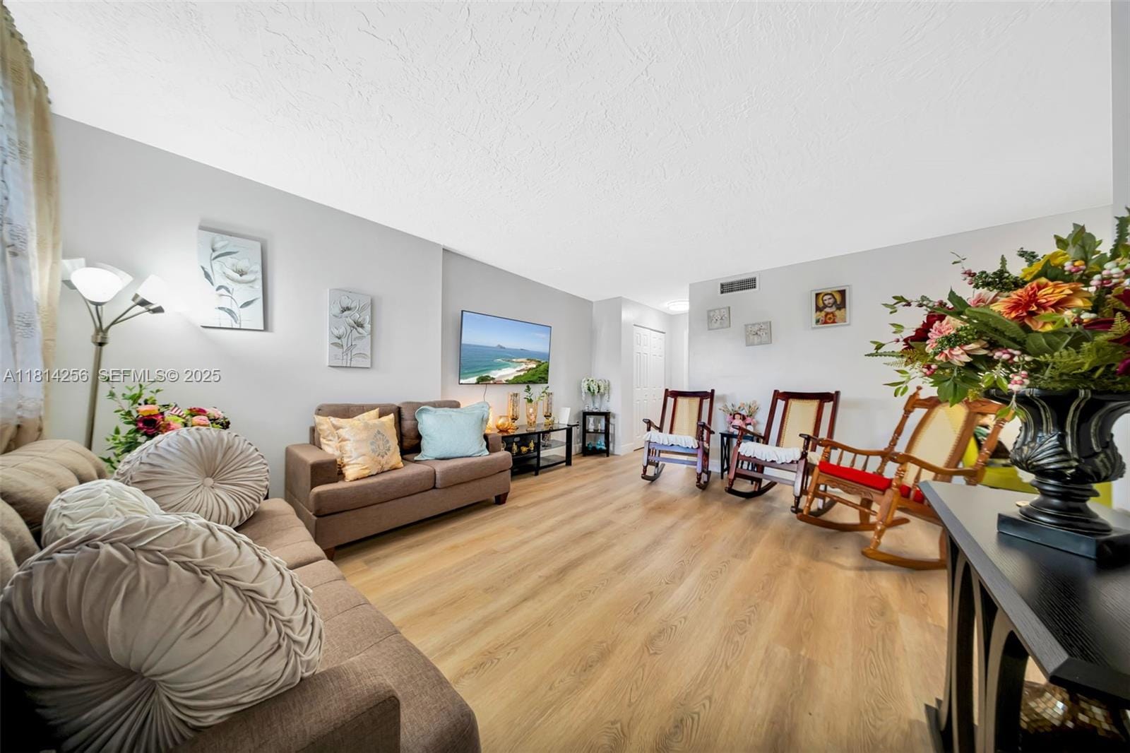 1655 W 44th Place 346 — photo 3