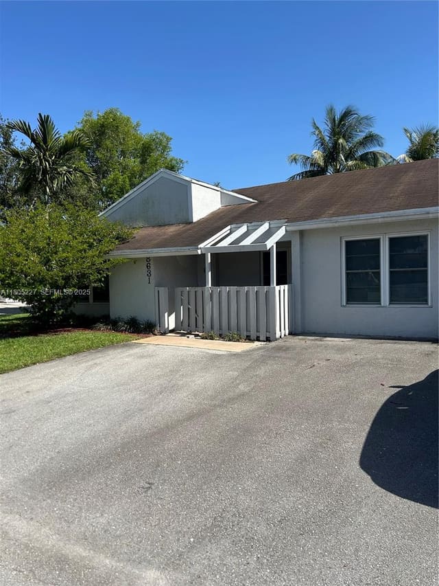8631 Bridle Path Court, Davie, FL 33328